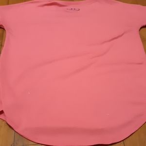 Under Armour Tops - Hot pink underarmour top Under Armour Tops - Hot pink underarmour top